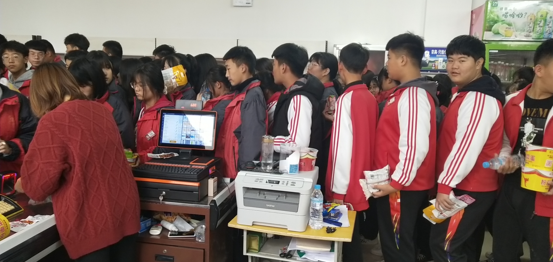 濱州第二中學校內(nèi)超市